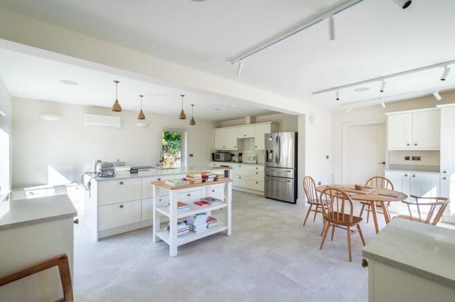 9a Chapel Street-...