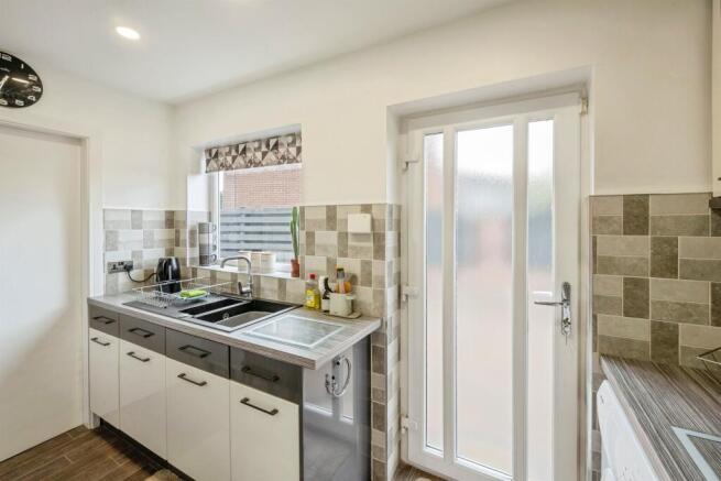 4 bed Detached for sale Image 12