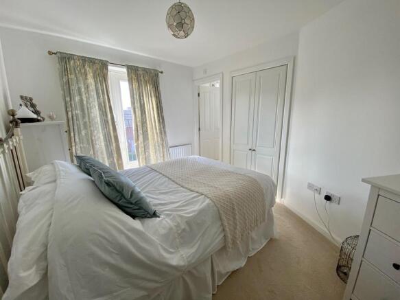 Bedroom 1 Wardrob...