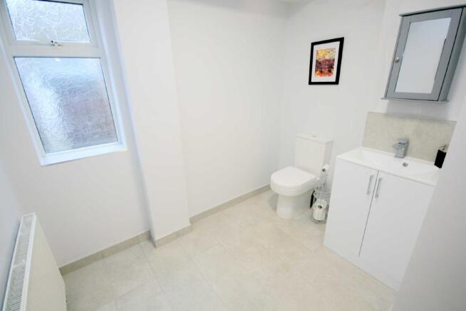 CLOAKROOM / WC