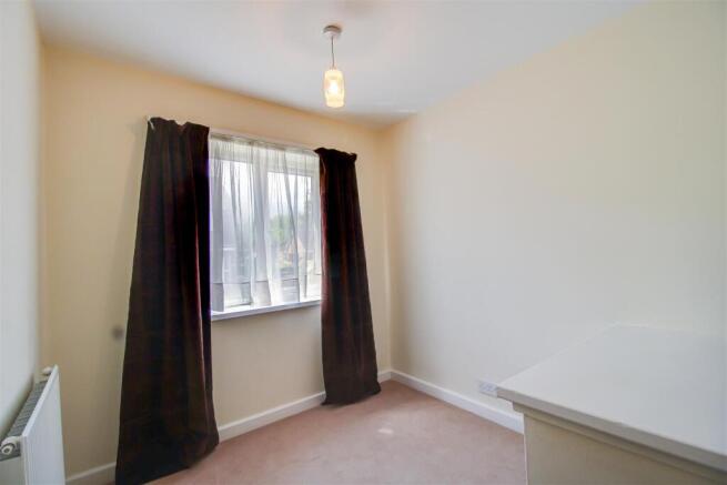 5 bed Semi-Detached for sale Image 10