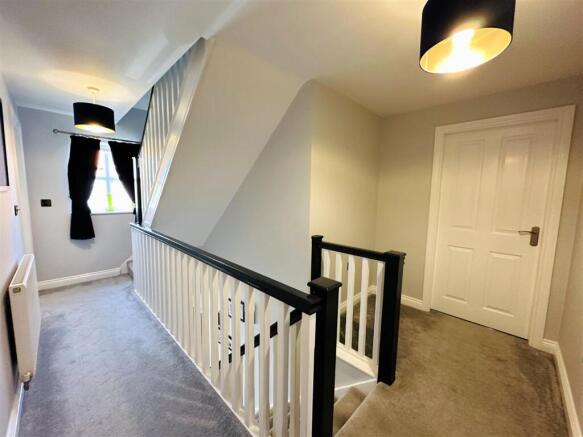 6 bed Detached for sale Image 12