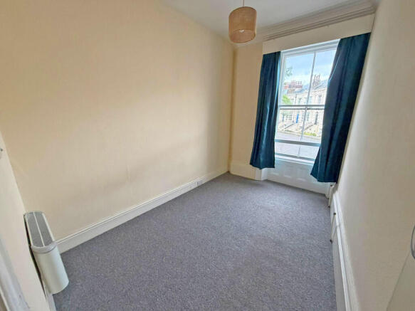 1 bed Apartment to rent Image 4