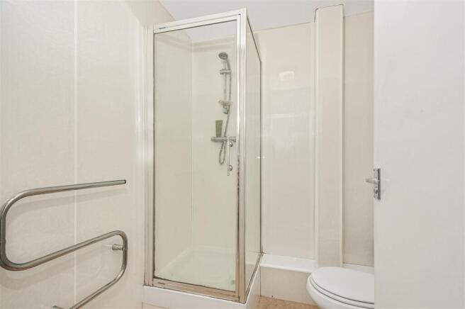 2 bed Apartment for sale Image 9