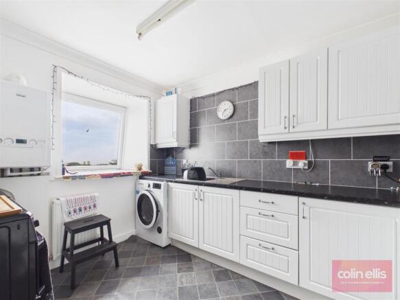2 bed Flat for sale Image 7