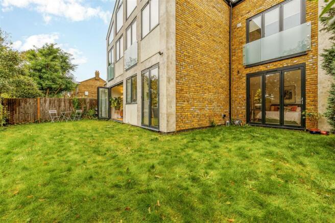 Stoneview Close-10.jpg