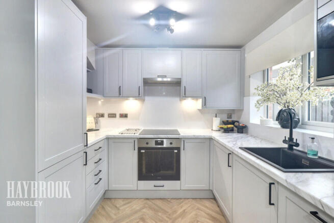 3 bed Semi-Detached for sale Image 7