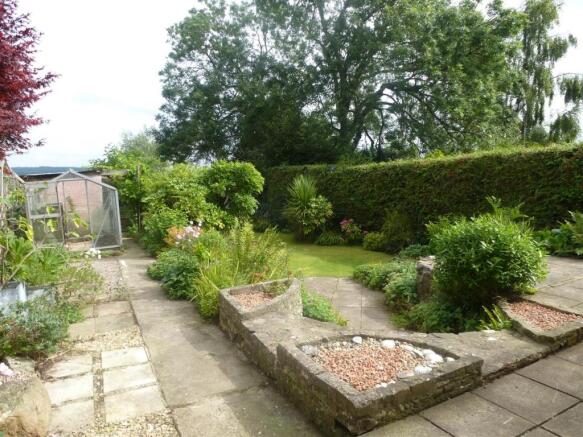 rear garden view (3).JPG