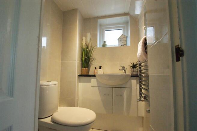 4 bed Detached for sale Image 10