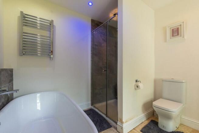 bathrooms 6.jpg