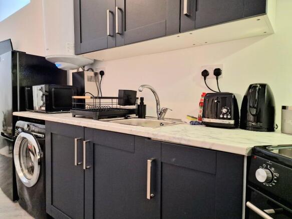 1 bed Flat to rent Image 4