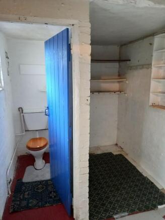 GROUND FLOOR WC