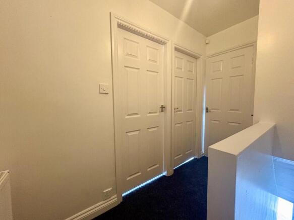 2 bed Terraced to rent Image 5