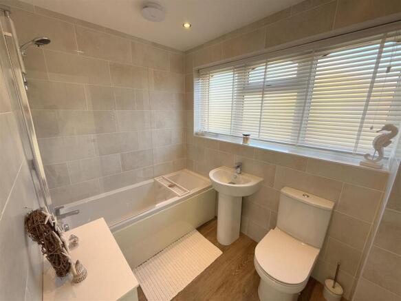 Family Bathroom.JPG
