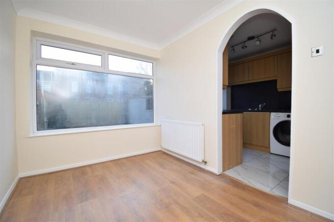 3 bed Detached to rent Image 7