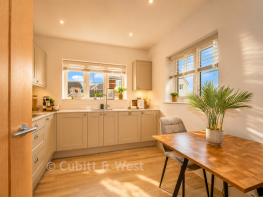The Hawthorns, Sandygate Lane, Horsham RH13 6LR