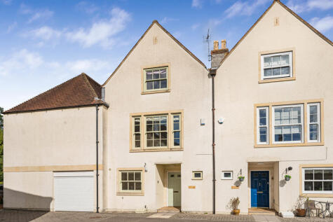 Bingham Close, Cirencester, Gloucestershire, GL7