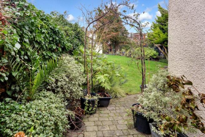 Garden-thru-Arch-2