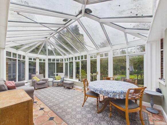 5 bed Detached for sale Image 9