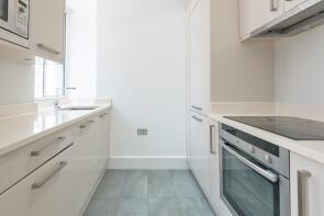 18, Forset Court, Edgware Road, London W2 2RD