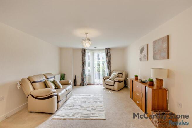 8697618-interior16-800.jpg