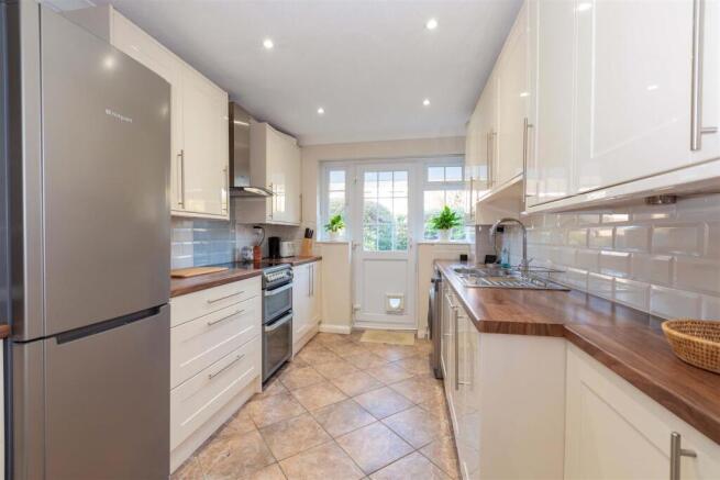 Grafton Close, Maidenhead photo 3