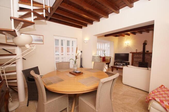 Diner & Reception Lounge