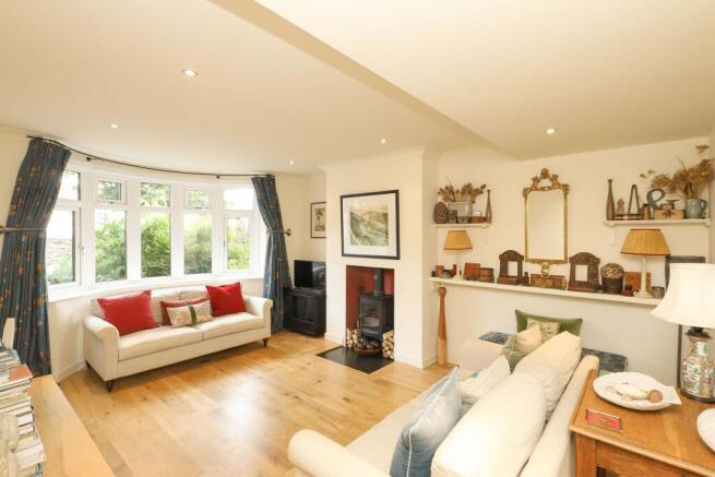 4 bed Semi-Detached for sale Image 3