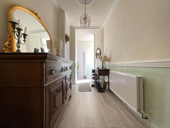 2 bed Flat for sale Image 9