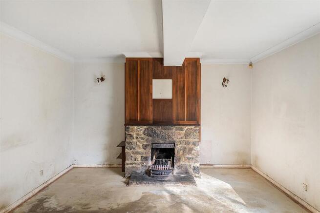 Sitting room 2.jpg