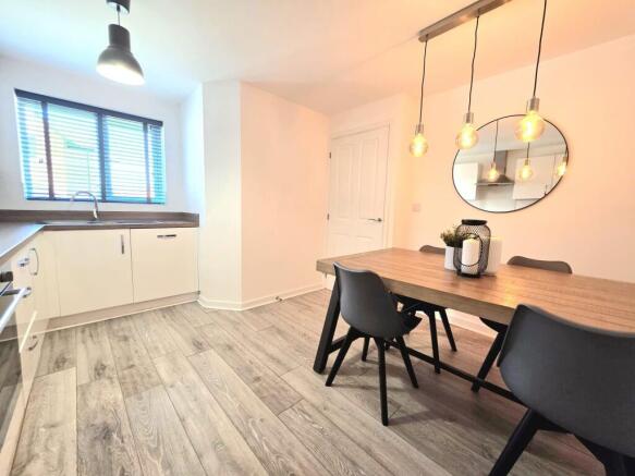 3 bed Semi-Detached for sale Image 9