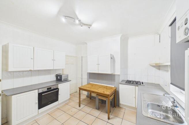 2 bed Terraced to rent Image 4