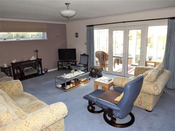 Lounge 1
