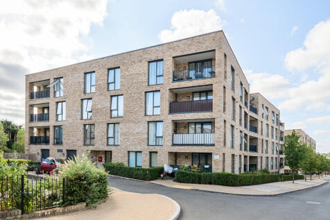 15 Dollis Valley Drive, Barnet, EN5