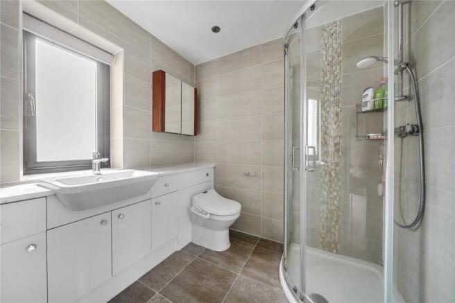 5 bed Detached for sale Image 7