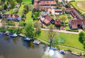 The Granary, Frogmill Court, Black Boy Lane, Hurley, Maidenhead SL6 5NS