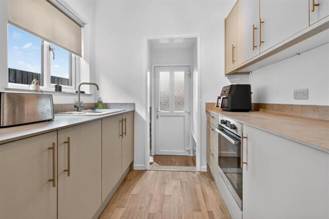 3 bed Semi-Detached for sale Image 5
