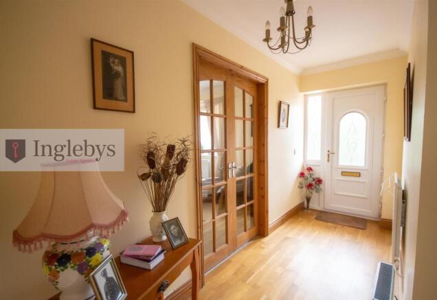 2 bed Detached Bungalow for sale Image 8
