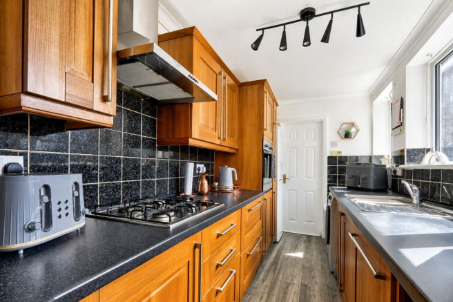 3 bed Terraced for sale Image 6