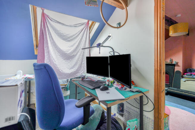 3 bed Terraced for sale Image 10