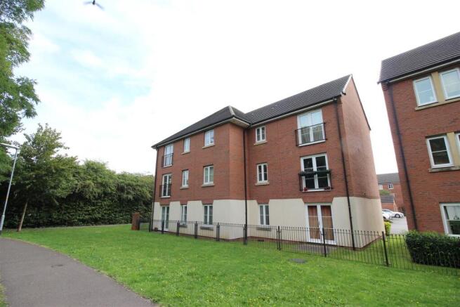 1-bed flat on Barley Leaze, Chippenham, £149,950