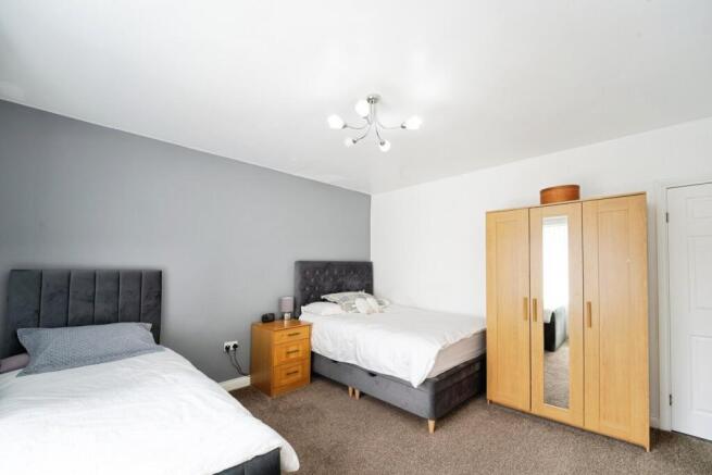 4 bed Terraced for sale Image 12