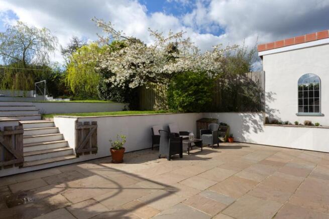 4 bed Semi-Detached for sale Image 5