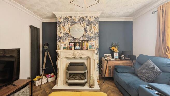 3 bed Semi-Detached for sale Image 12