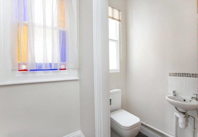 4 bed Terraced to rent Image 10