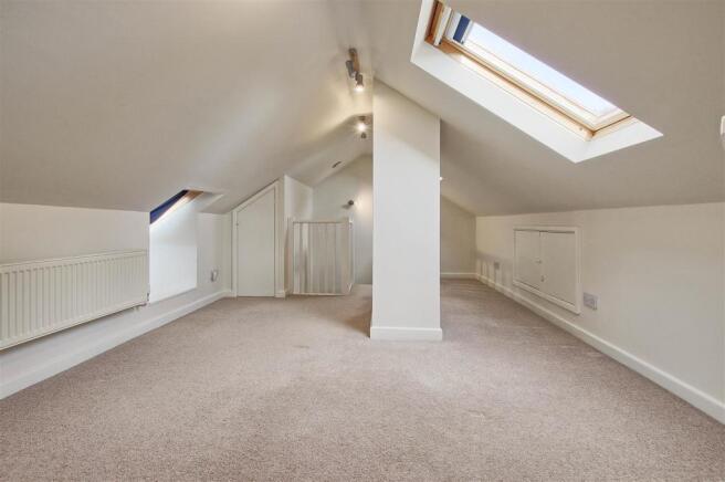 Bedroom 4.jpg