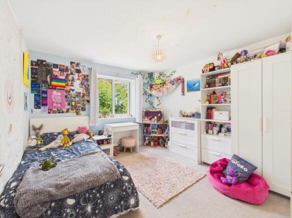 4 bed Semi-Detached for sale Image 7