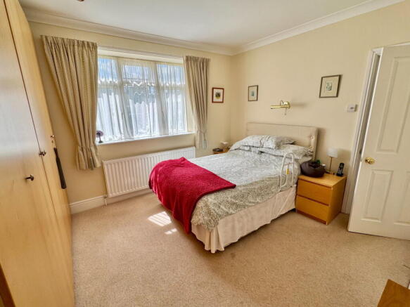 3 bed Detached Bungalow for sale Image 11