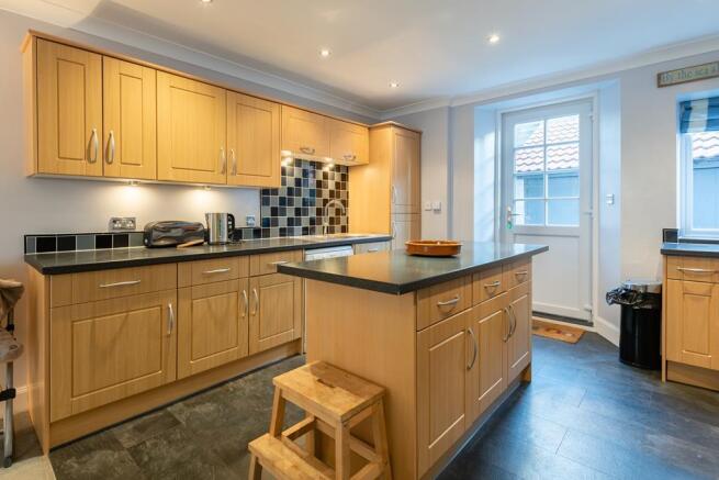 KITCHEN AGAIN