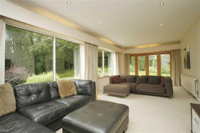 GARDEN ROOM